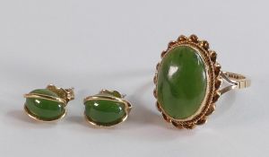 9ct gold ladies Jade ring, size K, 3.1g with pair matching earrings. (3)