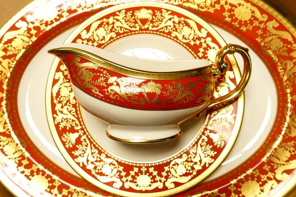 A collection of De Lamerie Fine Bone China heavily gilded Renaissance pattern tea & dinner ware to - Image 2 of 5