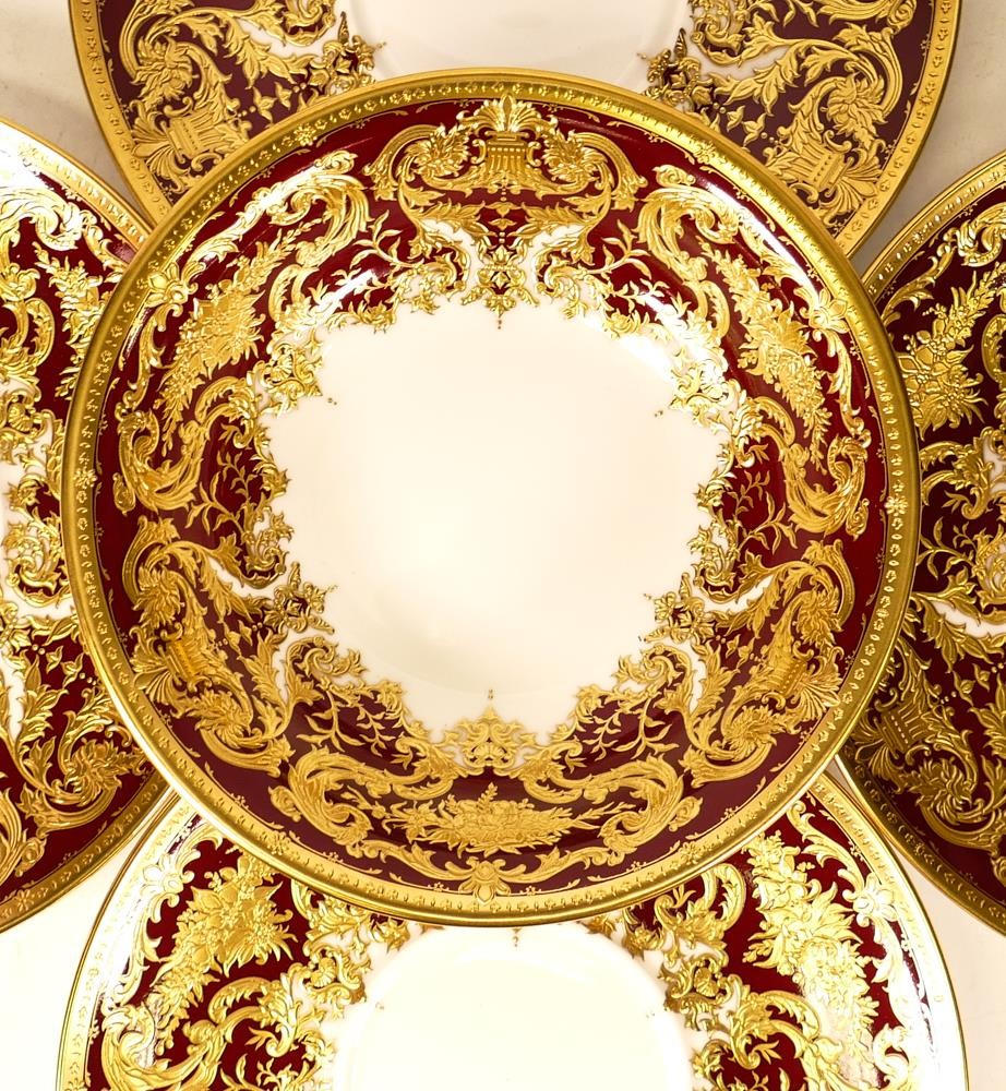 De Lamerie Fine Bone China heavily gilded Burgundy Royale pattern items to include 5 x 18cm saucers,
