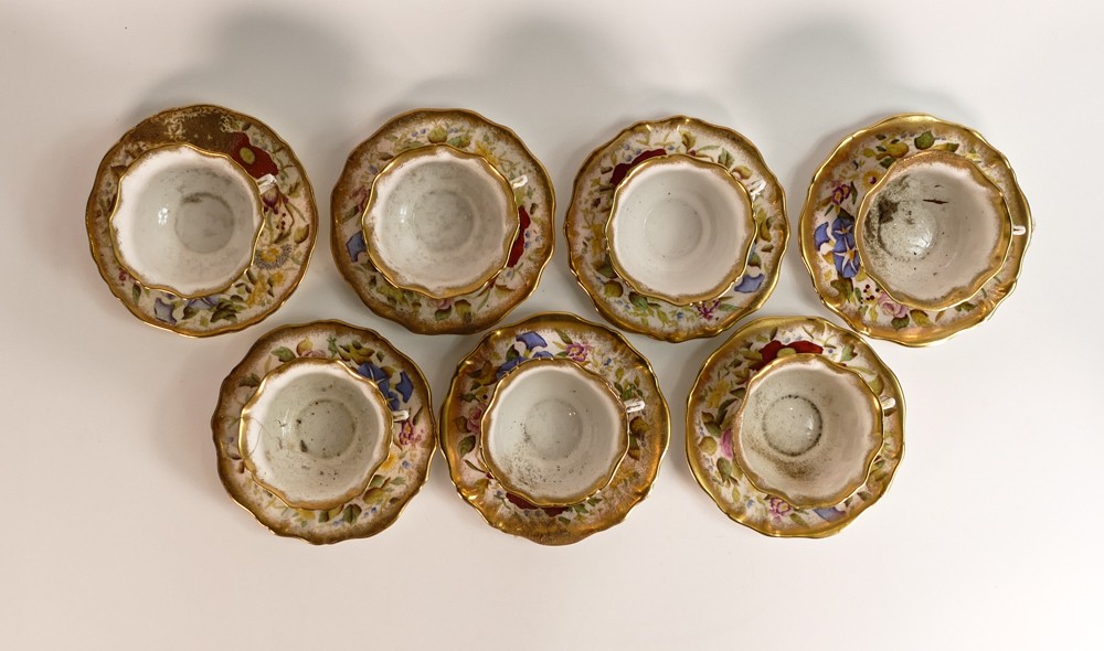 A collection of floral gilt decorated Hammersley China to include seven tea cups and saucers, one - Image 5 of 5