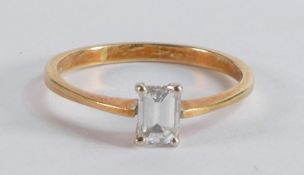 18ct yellow gold and single emerald cut DIAMOND ring, stone measures 6mm x 4mm x 3mm high appx.,