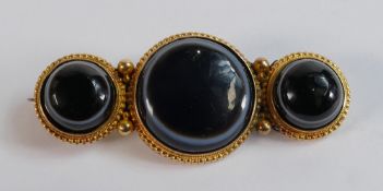 18ct gold and agate Victorian brooch, gross weight 10.7g, with an old and substantial repair to