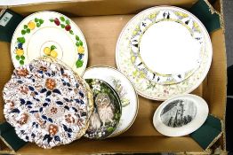 A Collection of Ceramic Plates to include Wedgwood, Paragon, Royal Vale etc. (1 Tray)
