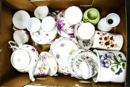 A mixed collection of items to include Aynsley Florida pattern tea service & side plates, Royal
