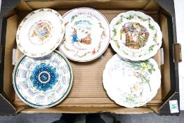 A collection of Decorative plates to include Bunnykins Christmas Plates, Brambly Hedge Midwinters