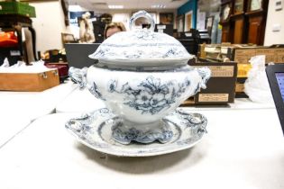 Victorian Charles Meigh & Son Blue & White damaged large soup tureen, height 33cm