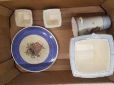 Wedgwood Sarahs Garden items to include Gatteu plate, planter, twin handled vase, small planters etc