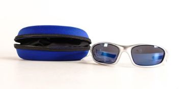 Oakley Straight sunglasses, model 04-332