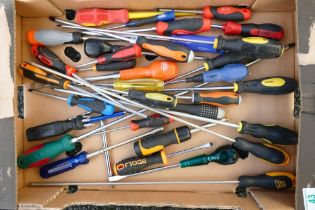 A collection of mainly unused hand tools including screwdrivers, spanners, pliers, etc (1 tray)