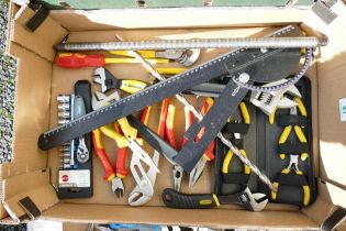 A collection of mainly unused hand tools including screwdrivers, spanners, pliers, etc (1 tray)