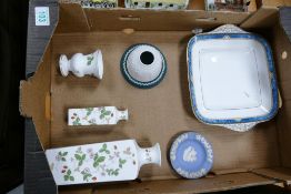 A mixed collection od Wedgwood items to include Wild Strayberry vase, Curzon cake plate, Wedgwood