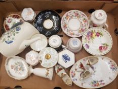 A mixed collection of items to include Royal Albert. Minton, Wedgwood & similar floral patterned
