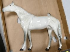 Beswick Large Grey Racehorse 701 ( re glued back leg)