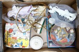 Good tray lot containing complete Thunderbirds jigsaw puzzle, unusual ceramic figural lamp, large