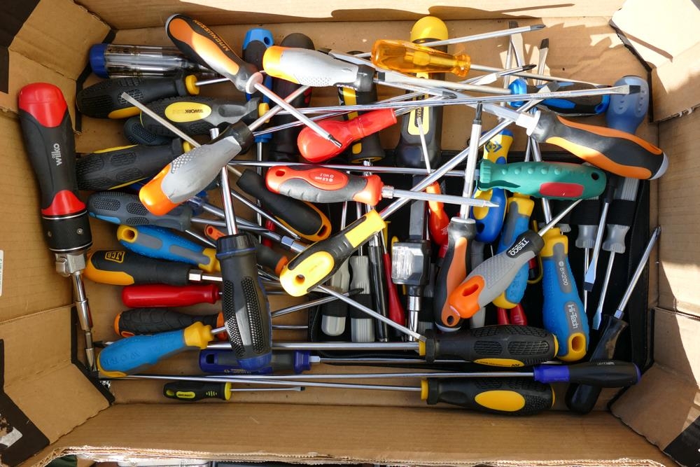 A collection of mainly unused hand tools including screwdrivers, spanners, pliers, etc (1 tray)