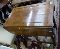 Early 20th century dropleaf side table on stretchered base 69cm H x 80cm W(when extended) x 67cm D