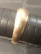 9ct gold ring, size UK Z+3, 6.5g.