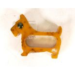 Art Deco Butterscotch Bakelite Napkin Ring in the form of a Scottish Terrier. Length: 7.2cm