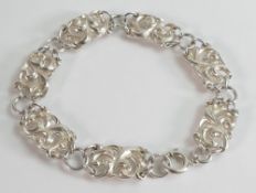 Highly ornate ladies fully hallmarked silver bracelet, 18cm long, 19.17g.