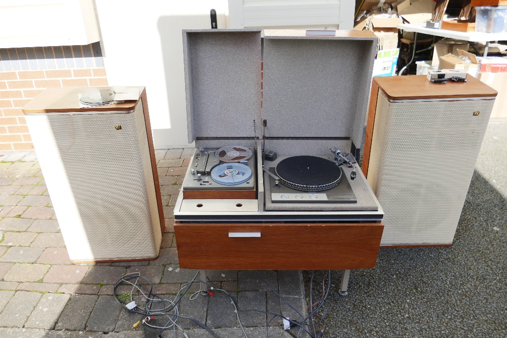 Vintage Hifi Equipment Stereogram including Garrard 401 turntable fitted with SME tonearm (Sme