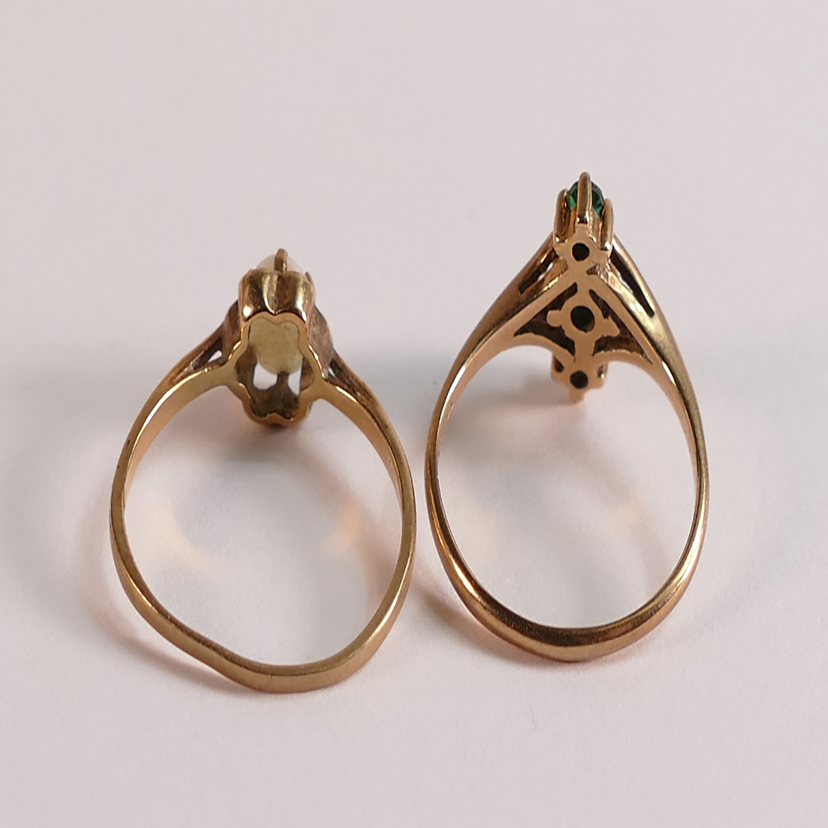 9ct gold ladies rings, one set with opal and the other with three green stones, 3.1g. (2) - Image 2 of 3