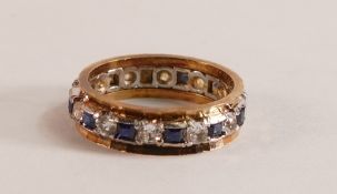 9ct gold eternity ring set with blue and white stones, size M/N, 3.9g.