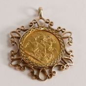 Gold Full Sovereign dated 1905 in 9ct gold ornate mount, 13.6g.