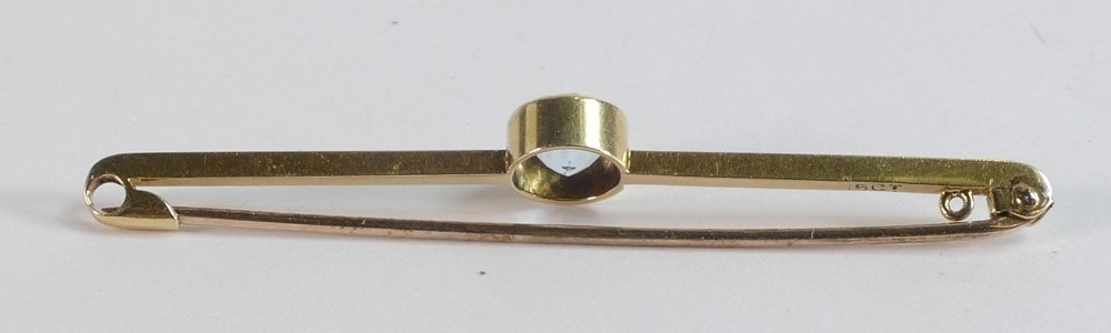 15ct gold bar brooch set with aquamarine stone, 3.6g. - Image 2 of 2