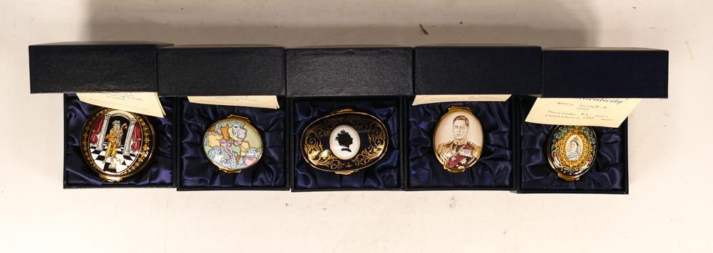 Five limited edition Crummles English Enamels to include George VI portrait 74/250, Queen Victoria - Bild 3 aus 6