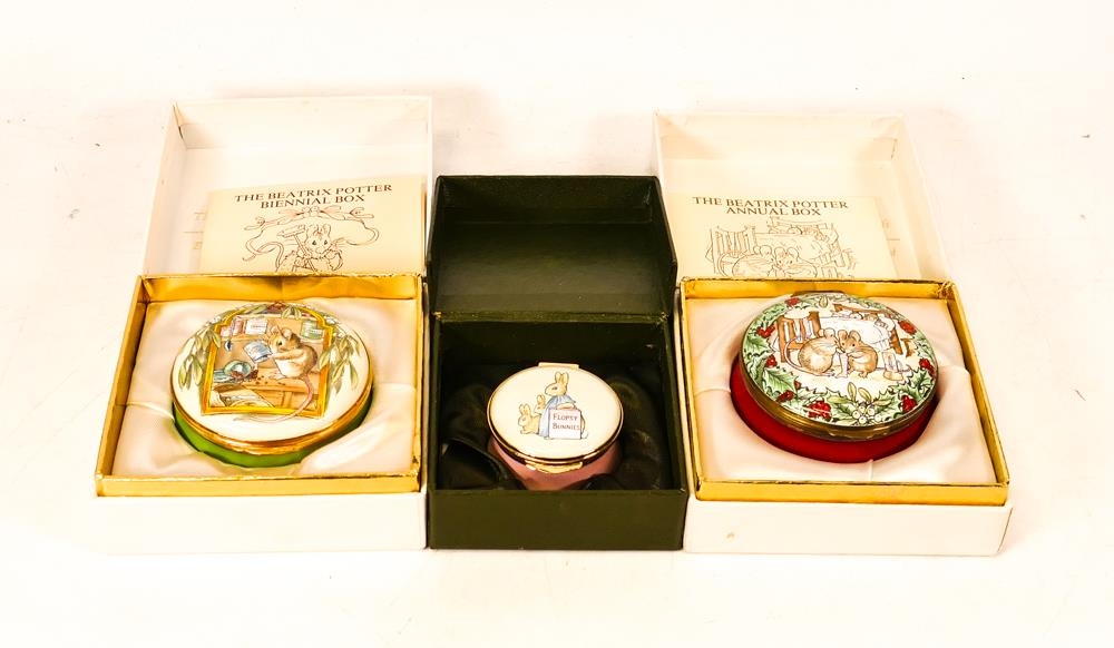 Three Beatrix Potter Crummles English Enamels to include Flopsy Bunny BP32, 1982/83 Annual Beatrix