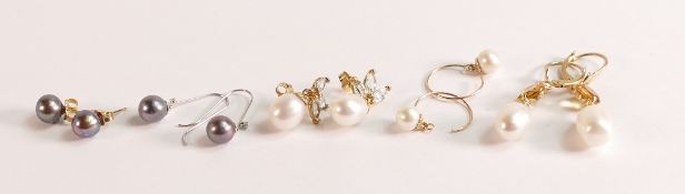 4 sets of 9ct pearl earrings & 1 set 10ct pearl earrings (5 sets total). 10ct White Gold and