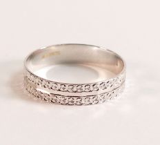 9ct White Gold Wedding Band Sparkle design - 9ct White Gold band. 4mm deep, weight 1,2g. Ring size