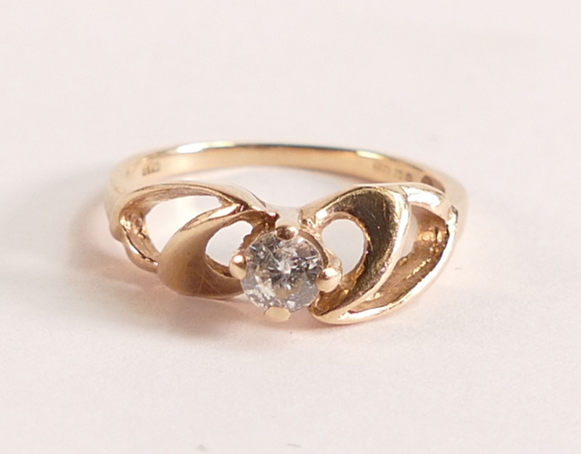 9ct yellow gold diamond ring, 1.9 grams, ring size J.