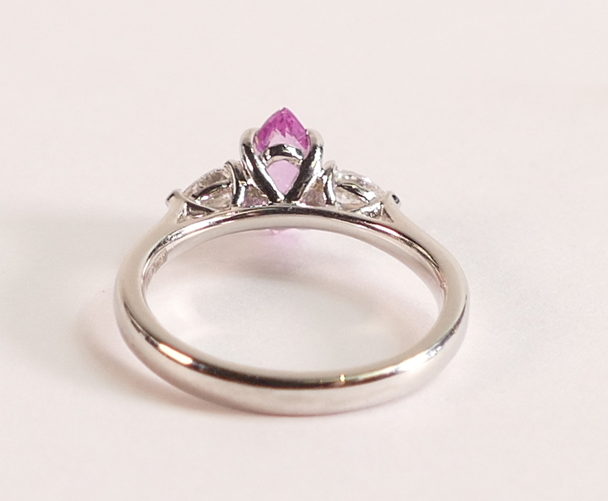 GIA certified Pink Sapphire 1.47ct and Diamond Ring in 950 Platinum - The beautiful marquee cut - Bild 3 aus 3