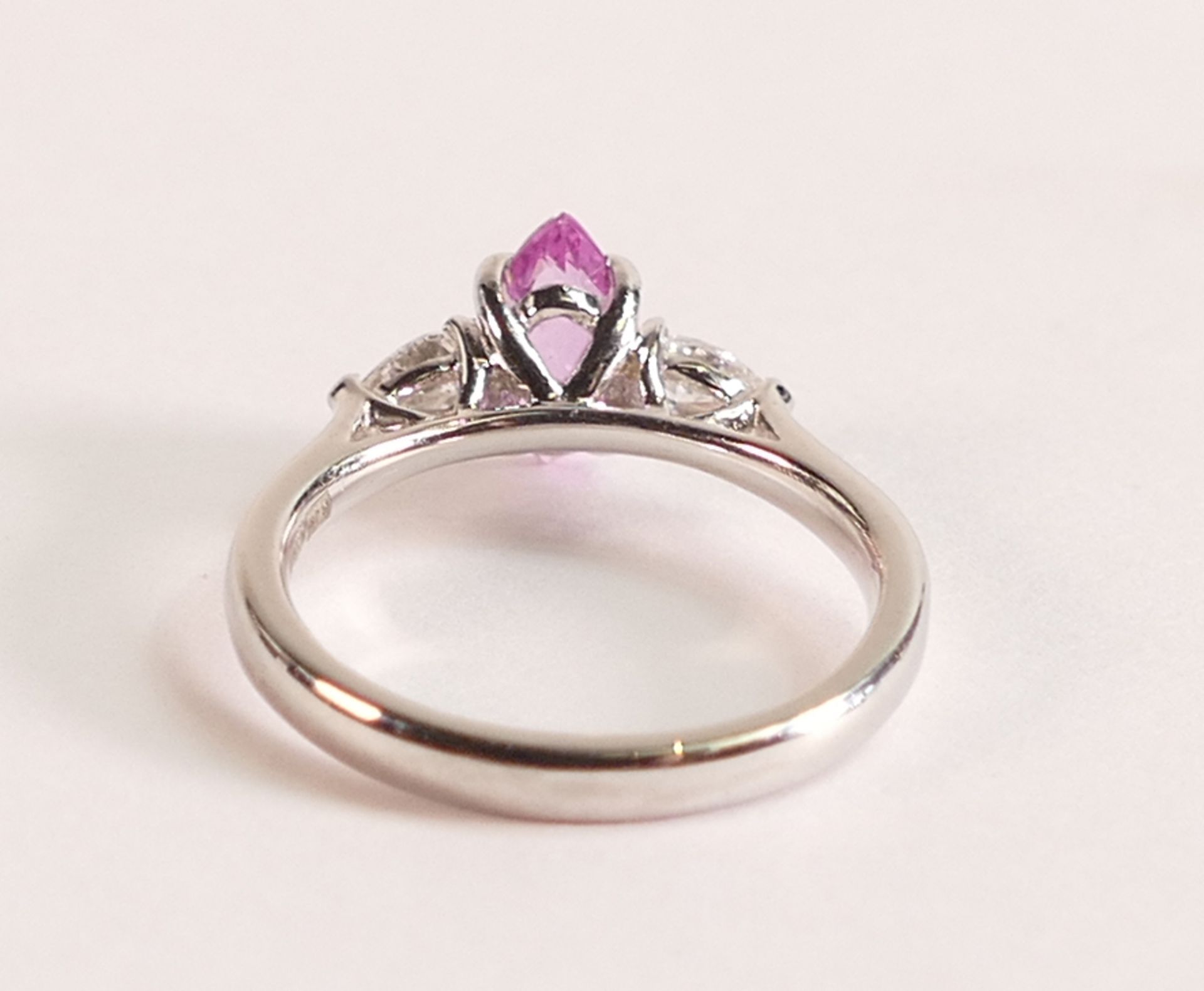 GIA certified Pink Sapphire 1.47ct and Diamond Ring in 950 Platinum - The beautiful marquee cut - Image 3 of 3