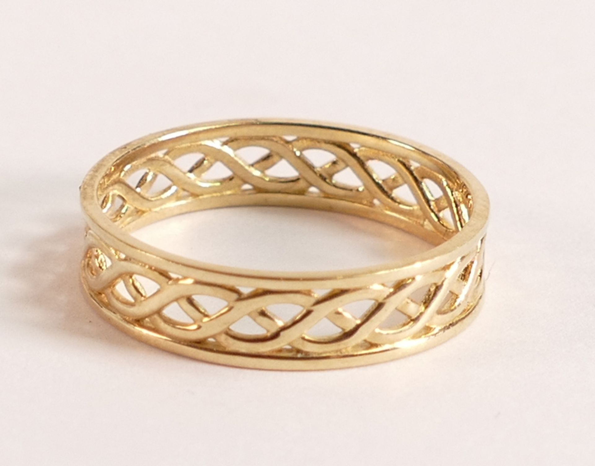 9ct Gold Celtic Band Ring - xxx grams. 9ct Yellow Gold, Celtic Design - Highly Polished - Size T, - Image 2 of 3