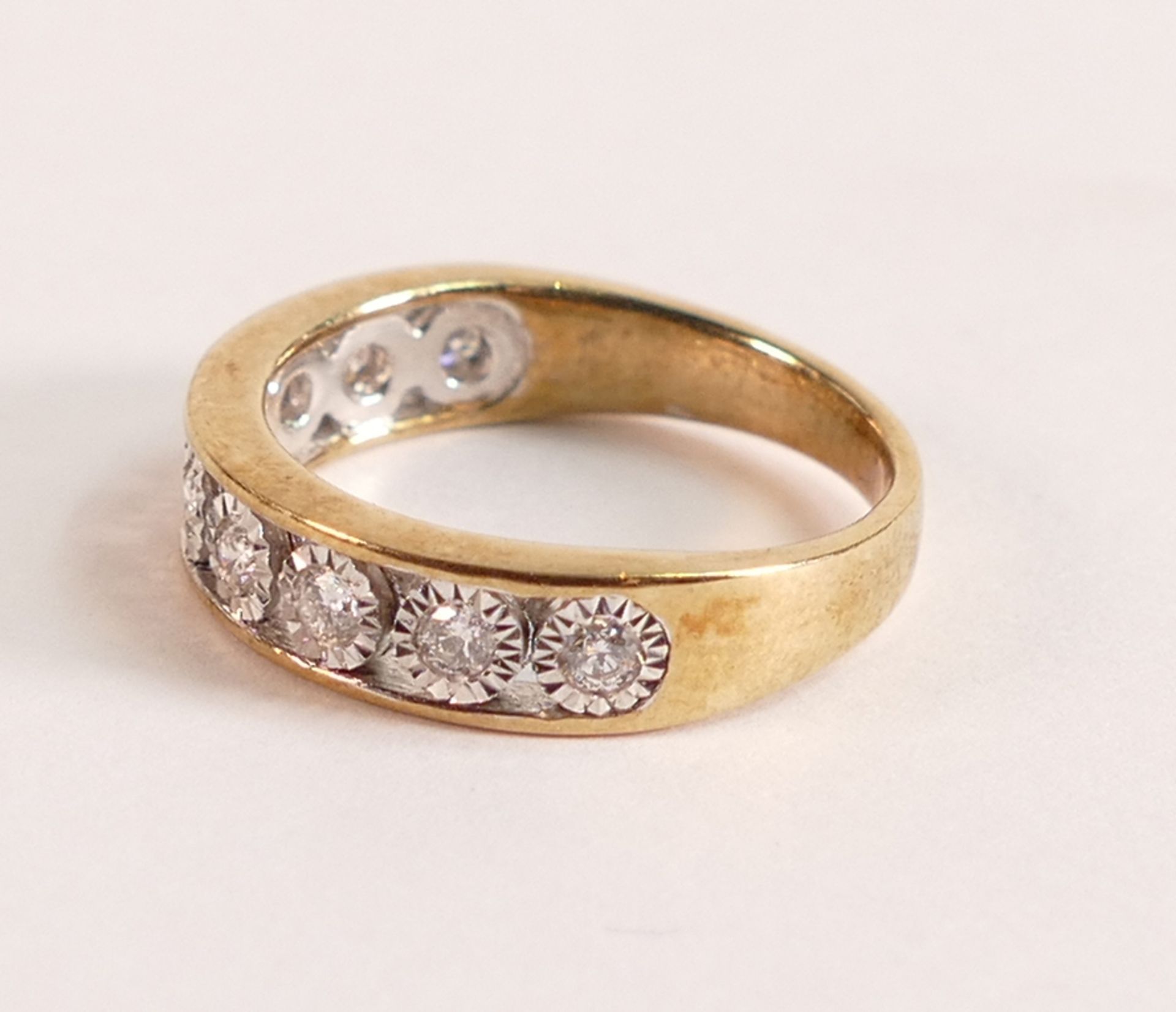 9ct Gold Illusion Set Diamond Eternity Ring. There are nine brilliant cut white diamonds measuring - Image 2 of 3