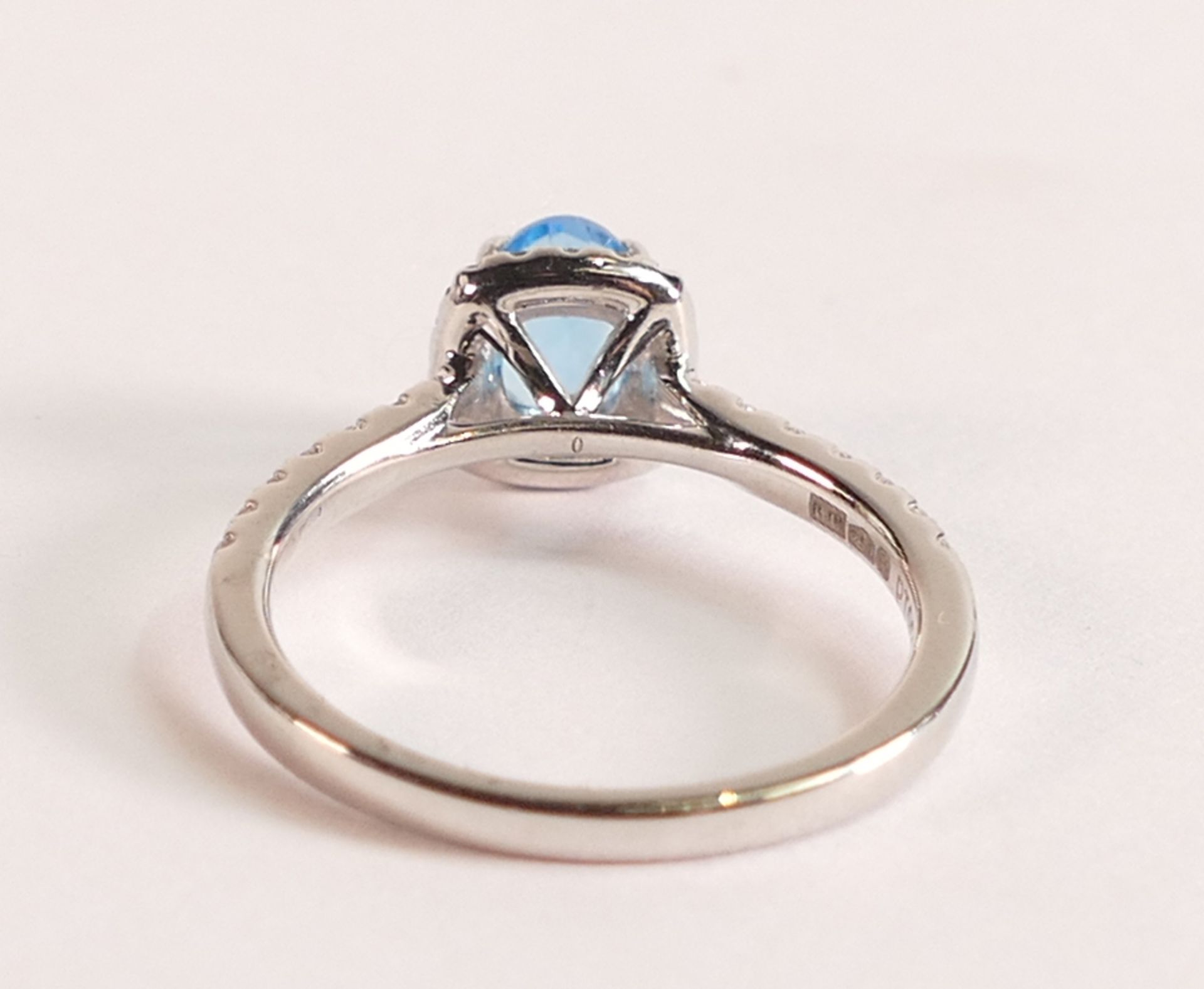 Oval Aquamarine And Diamond Platinum Ring - Aquamarine stone dimensions 7.15mm x 5.25mm. Diamond - Image 3 of 3