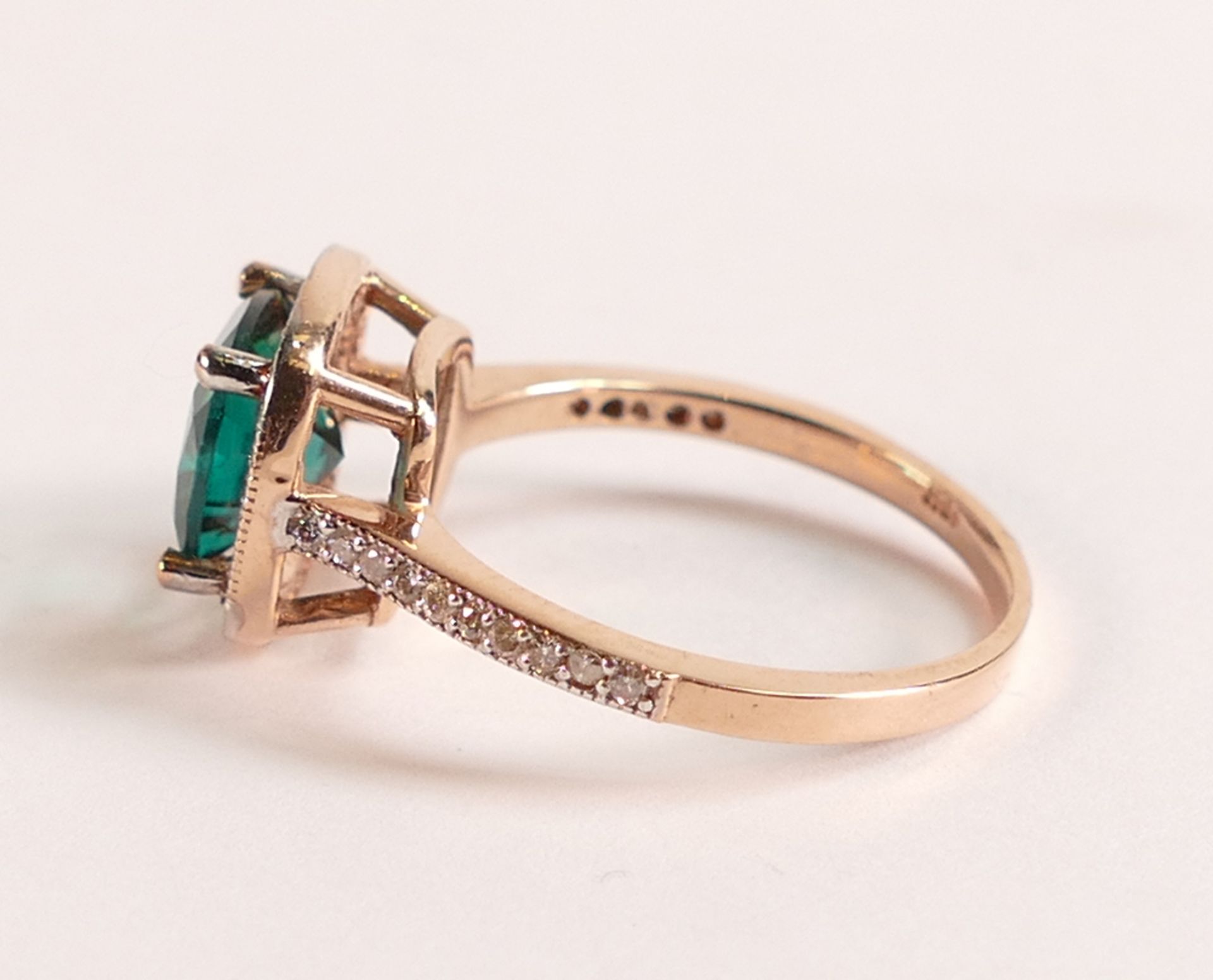 Lab Grown Emerald & Diamond Halo Ring 1.85 ct set in 9ct Rose Gold - Lab grown emerald & diamond - Image 2 of 3