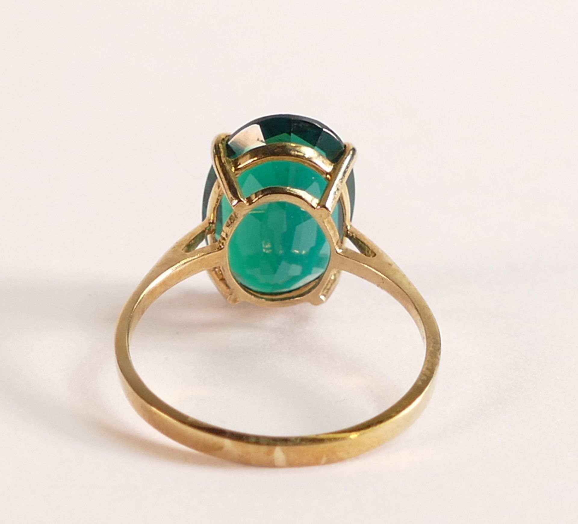 26 Lab Grown Emerald Valiant Ring 4.5 ct in 375 9ct Gold - This exceptional ring needs little - Image 3 of 3