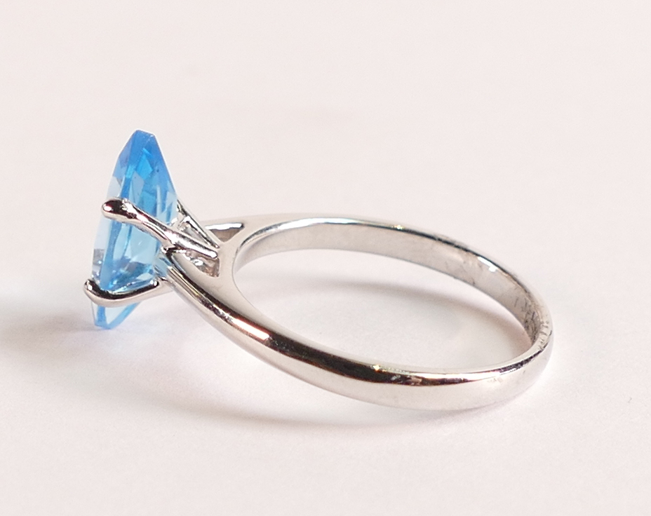 14ct White Gold Ring With Marquise Cut Claw Set Aquamarine - Stamped 14k Size: "M+". Shank is 2.25mm - Image 2 of 3
