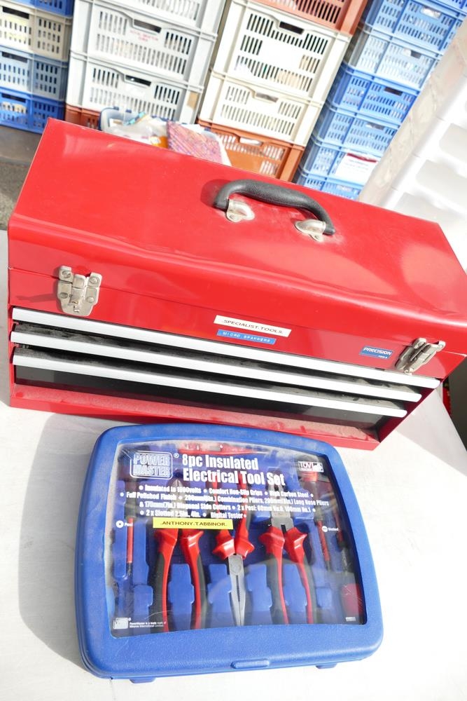Specialised tools, Red tool cabinet + Powermaster electric toolset (2)