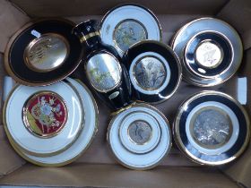 A colection of Chokin decorative wall/cabinet plates together with a Chokin vase, 25 pieces in 1