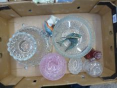 A mixed collection of items to include large crest glass footed fruit bowl, small pink glass