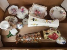 A mixed collection of ceramic items to include Royal Crown Derby, Aynsley, Coalport, Crown