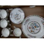 Wedgwood Kutani Crane pattern dinner ware items to include 7 Dinner plates, 4 salad plates & 7