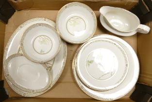 Royal Doulton White Nile dinnerware to include 5 dinner plates, 6 bowls, oval platter, 5 side plates