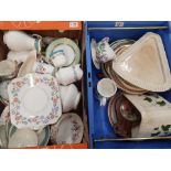 A mixed collection of ceramic items to include 6 Royal Albert Lavender rose pattern dessert
