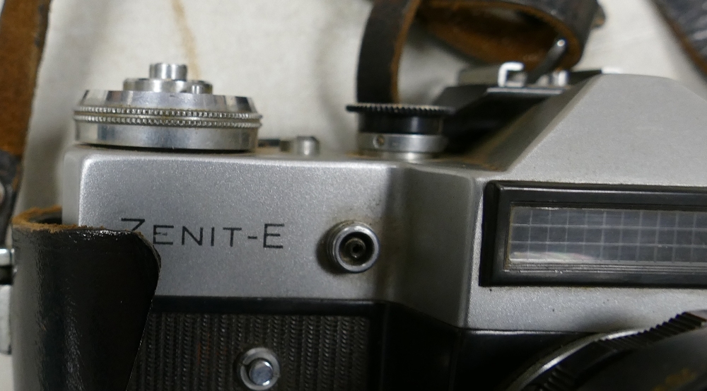Zenit-E Film Camera with USSR Helios-44 2 Lens in Leather Case. - Image 3 of 3