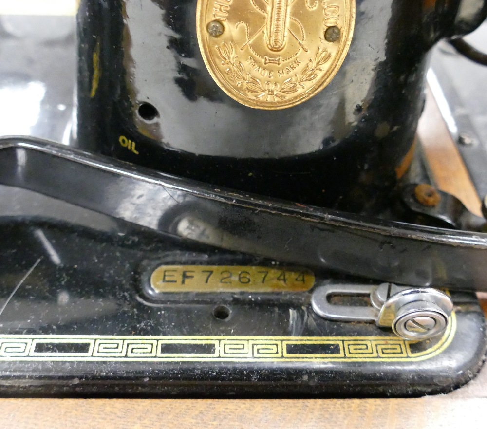 A Cased Singer Sewing Machine No. EF726744 Style 201K.4. B/C/T. R/M. Original Receipt dated to - Image 4 of 5